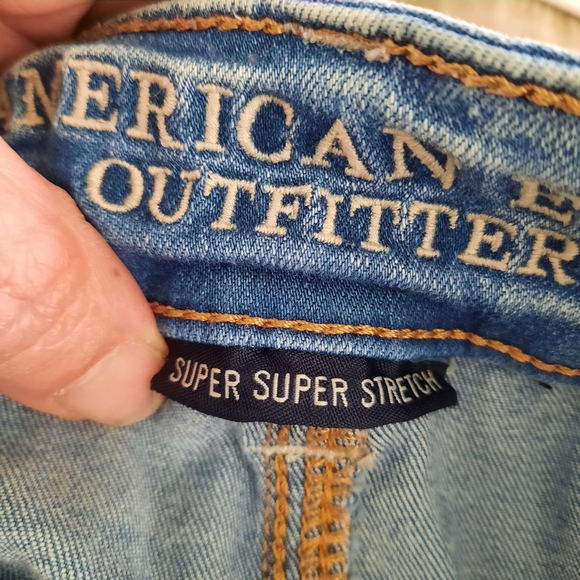 AEO Midi Super Super Stretch Jean Shorts Raw Hem 4 - Picture 5 of 11